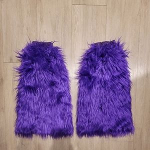 Purple fur leg warmer